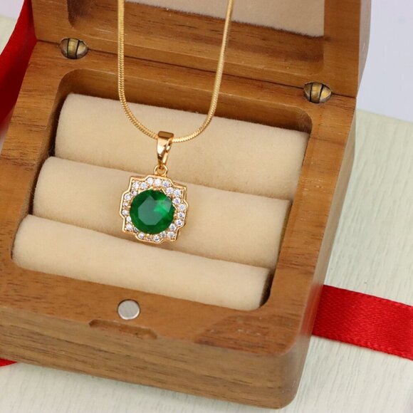 "Green Round-Cut Pendant with Halo in Rose Gold, XPPT1634 - Picture 7 of 13